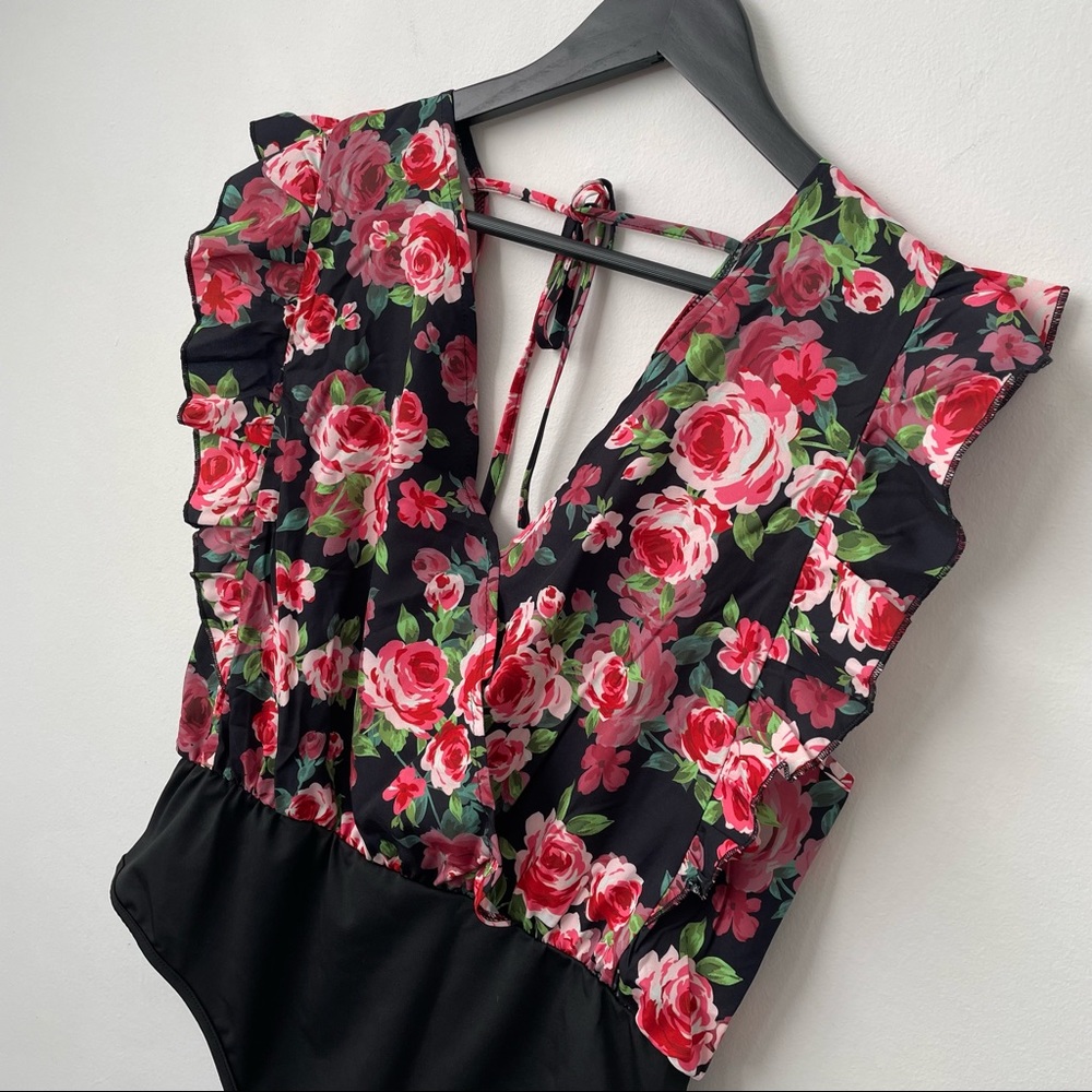 BNIP Floral Print Butterfly Sleeve Tie Back Bodysuit